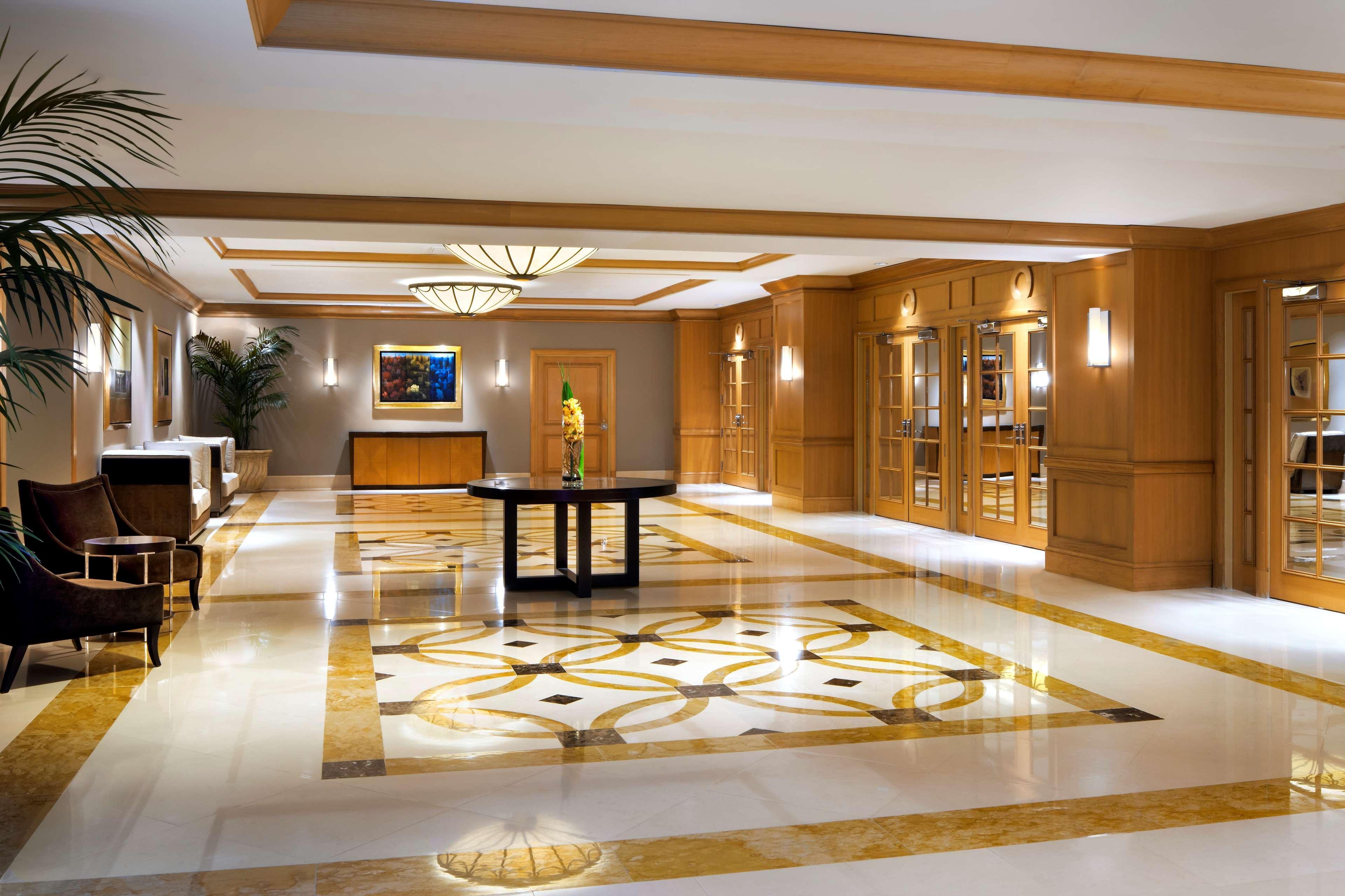 Hotel The Westin River North 4*