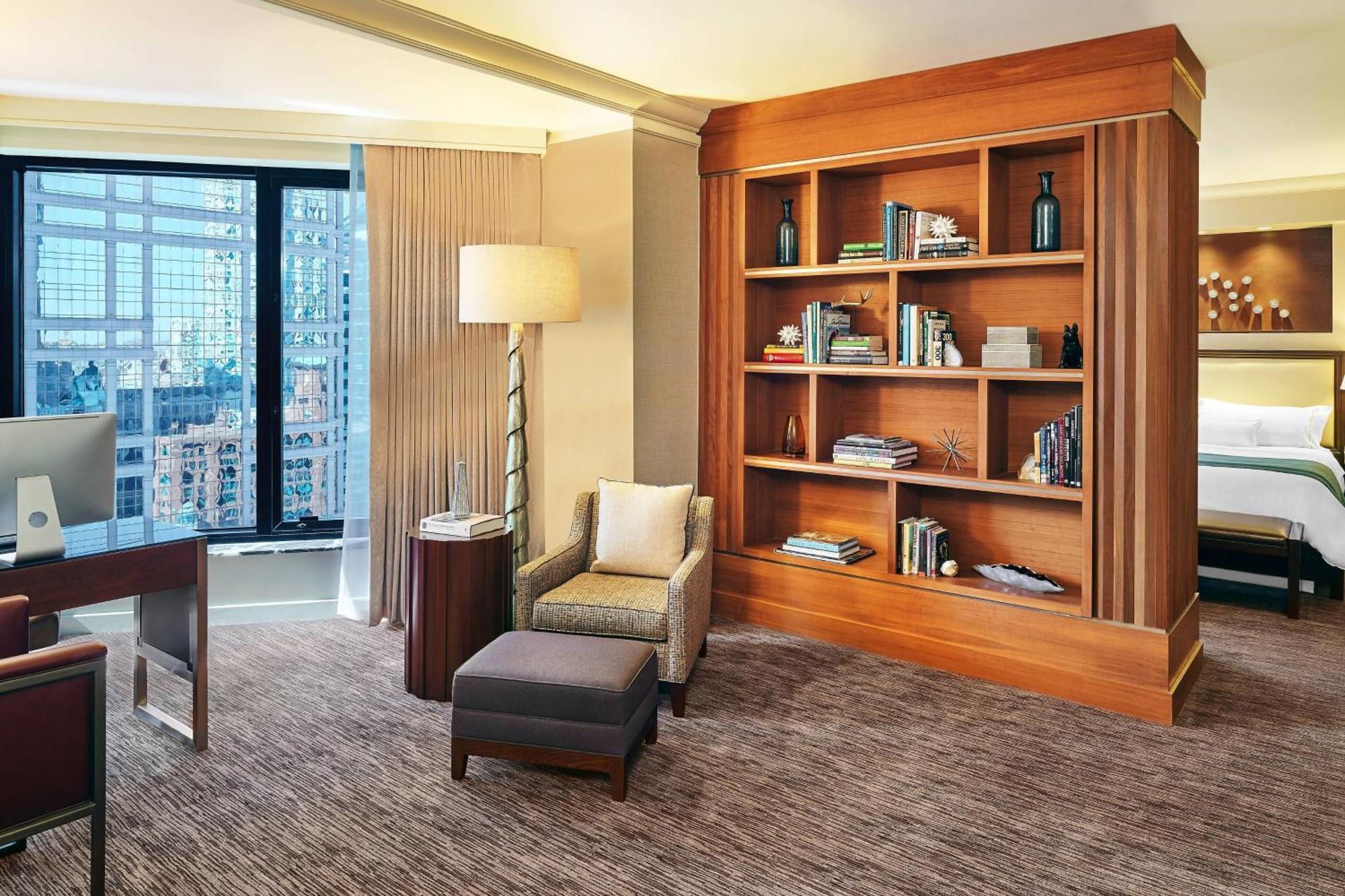Hotel The Westin River North 4*
